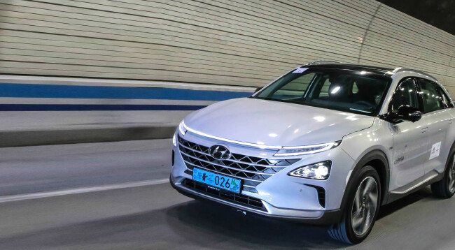 문재인 대통령이 탑승해 화제가 된 현대 수소차 넥쏘. [사진 제공·현대자동차]