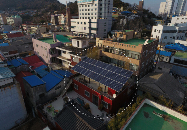 위에서 내려다본 창성장(점선 안)일대. [동아DB]