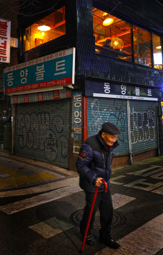 적막함이 감도는 을지로 골목 풍경
