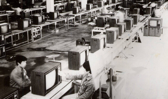 1958년 설립된 금성사 공장 내부. [동아DB]