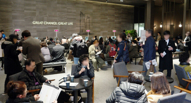 지난 4월 사전무순위 접수를 실시한 청량리역 한양수자인 192 모델하우스 내부. [더피알 제공]