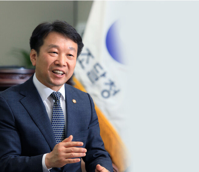 정무경 조달청장은 조달청이 국가 정책 전반에 기여할 수 있도록 전략적 기능과 역할을 강화하고자 노력하고 있다. [김성남 기자]