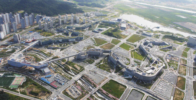 수도권 집중 해소 목적으로 건설된 정부세종청사. [행정중심복합도시건설청 제공]