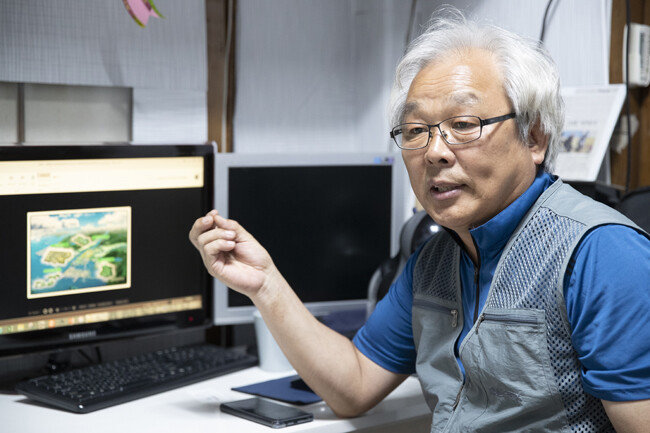 남대진 군산생태환경 시민연대회의 운영위원장은 “태양광 사업에 앞서 썩어 있는 새만금호를 다시 살리는 게 시급하다”고 말한다. [지호영 기자]