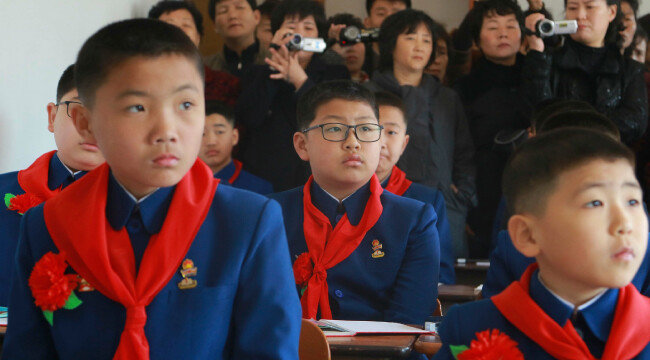 평양제1중학교 학생들. [AP=뉴시스]