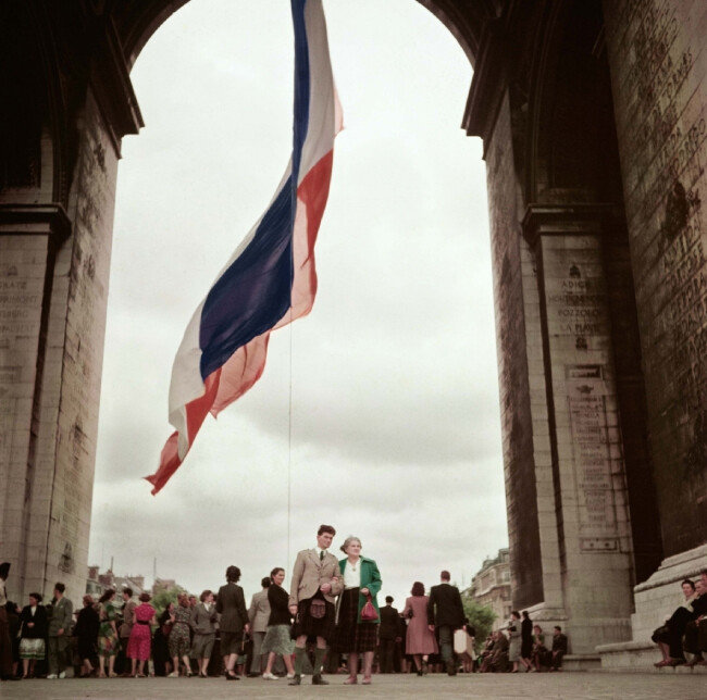 로버트 카파, 개선문, 파리, 프랑스, 1952 [ⓒRobert Capa ⓒInternational Center of Photography/Magnum Photos]