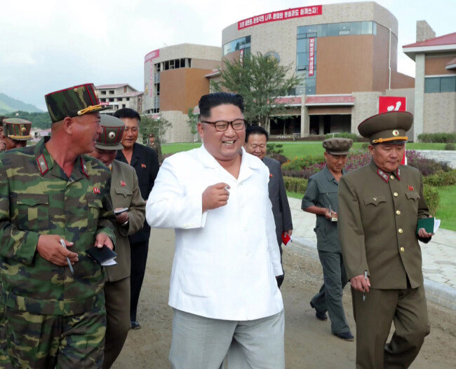 김정은 북한 국무위원장이 개장을 앞둔 평안남도 양덕군 온천관광지구 건설장을 찾았다고 8월 31일 조선중앙통신이 보도했다.
