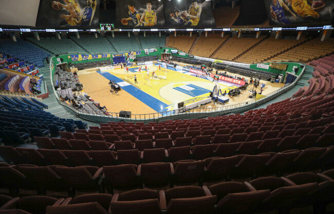 한국농구연맹(KBL)은 관람객 안전을 위해 올 시즌 잔여 일정을 당분간 무관중 경기로 진행하기로 했다. [뉴스1]