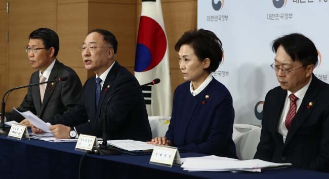 2019년 12월 16일 정부서울청사에서 열린 주택시장 안정화 방안 관련 관계 부처 합동브리핑. [동아DB]