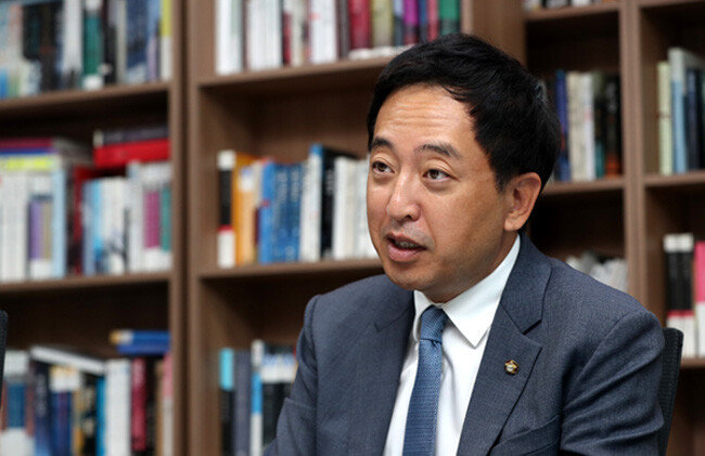 금태섭 전 더불어민주당 의원은 공수처법에 기권표를 던져 윤리심판원에 회부돼 경고를 받았다. [장승윤 동아일보 기자] 