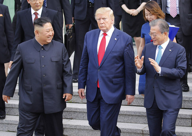 지난해 6월 30일 남·북·미 정상이 판문점에서 역사상 처음으로 한 자리에 모였다. [동아DB]