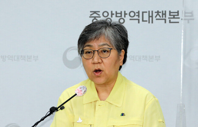 정은경 중앙방역대책본부장이 9월 14일 충북 청주시 질병관리청 브리핑실에서 코로나19 국내발생현황 및 항체 조사 결과 브리핑을 하고 있다. [뉴스1]