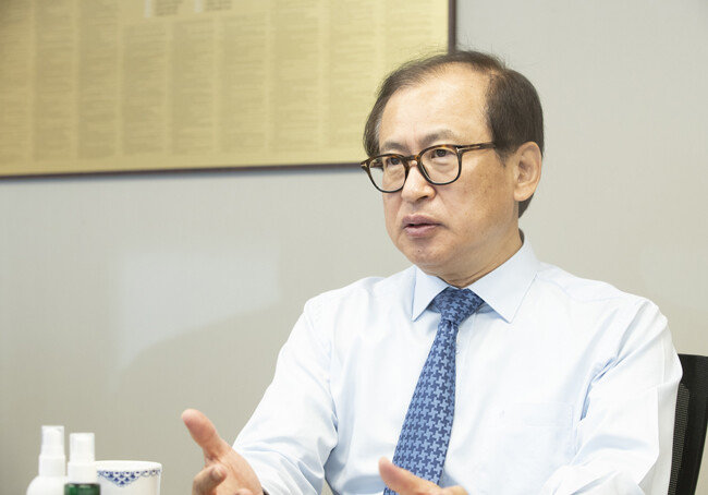 금융범죄 수사 전문가로 증권범죄합수단 초대 단장 등을 맡았던 문찬석 전 광주지검장. [지호영 기자]