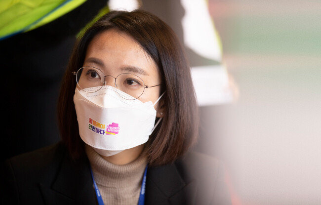 장혜영 정의당 의원은 “코로나19가 심각해지는 상황에 국회가 경제와 국민의 삶을 논해야 한다”고 강조했다. [지호영 기자]