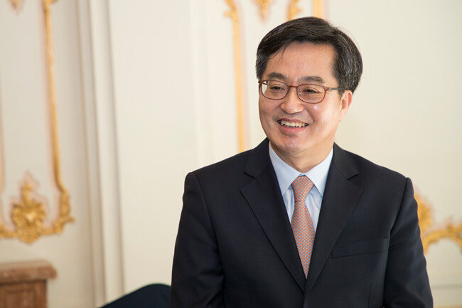 2018년 10월 10일 서울 소공동 롯데호텔에서 열린 ‘제1차 한-멕시코 경제협력위원회’ 참석에 앞서 신동아 인터뷰에 응한 김동연 전 경제부총리 겸 기획재정부 장관. [조영철 기자]