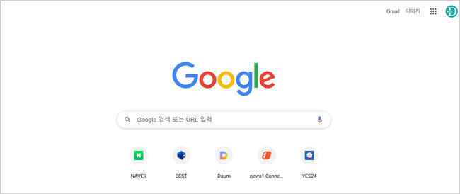 구글 크롬의 초기화면. 화면 우측 상단에 점 9개로 표기된 ‘구글 앱’ 버튼이 보인다. [구글 크롬 화면 캡쳐]