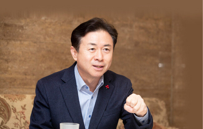 부산시장에 도전하는 김영춘 전 해양수산부 장관. [지호영 기자]