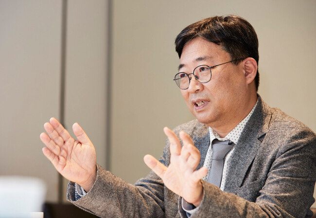 하준경 교수는 “국가채무는 숫자가 아니라 정부의 실력과 신뢰 문제”라고 주장했다. [홍중식 기자]
