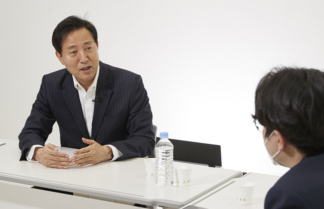오세훈 국민의힘 서울시장 후보는 “‘집 짓는 시장’이 돼 서울에 주택을 대거 공급하겠다”고 했다. [홍중식 기자]
