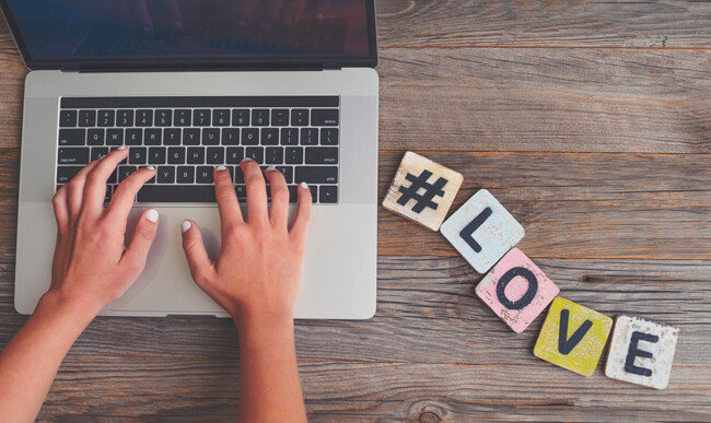 코로나19 유행 후 자연스러운 만남 기회가 줄면서 결혼정보회사를 통해 인연을 소개받으려는 젊은이가 늘고 있다. [GettyImage]