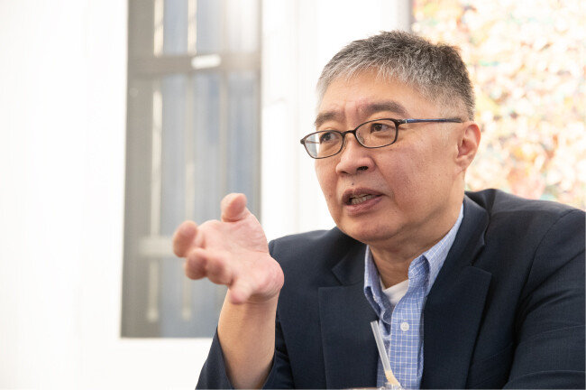 우석훈(53) 성결대 교수는 “‘이준석 현상’은 한 시대의 종말을 상징한다”며 “사회 각계각층에서 청년들 목소리가 커질 것”이라고 강조했다. [지호영 기자]