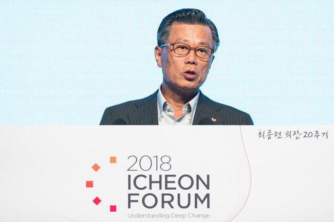5월 25일 검찰에 특정경제범죄가중처벌등에관한법률(특경가법)상 배임 혐의로 기소된 조대식 SK수펙스협의회의장. [뉴스1]