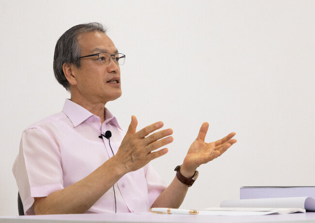 대한민국 13번째 특별검사로서 임무를 마친 허익범 변호사. [박해윤 기자]