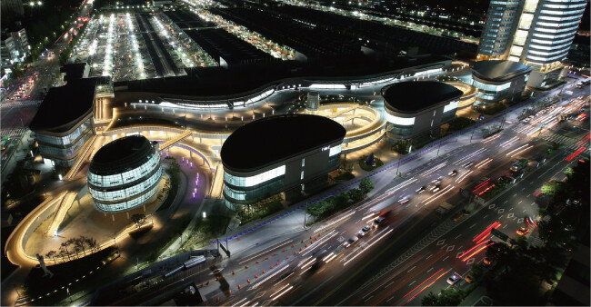 국내 1등 농산물 도매시장 가락시장의 거래 제도를 둘러싼 찬반 논쟁이 20여 년간 계속되고 있다. [서울시 제공]