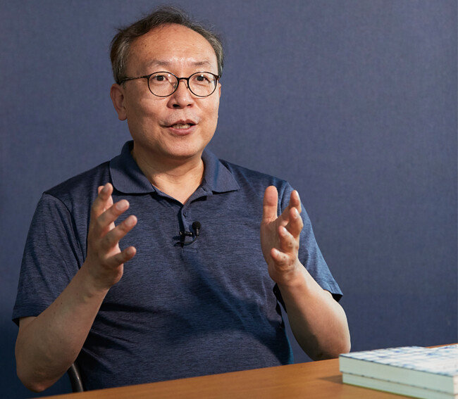 손원영 서울기독대 교수는 “진정한 기독교인이라면 이 땅에 자유와 공의와 평화와 사랑이 넘치는 세상이 이루어지도록 하는 데 앞장서야 한다”고 강조했다. [홍중식 기자]