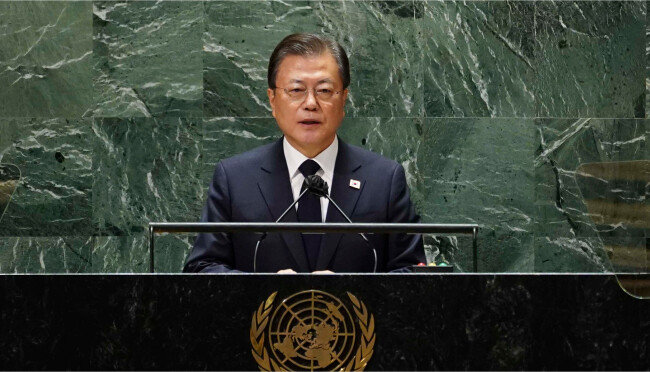 문재인 대통령이 9월 21일(현지 시간) 미국 뉴욕 유엔 총회에서 기조연설을 하고 있다. [뉴시스]