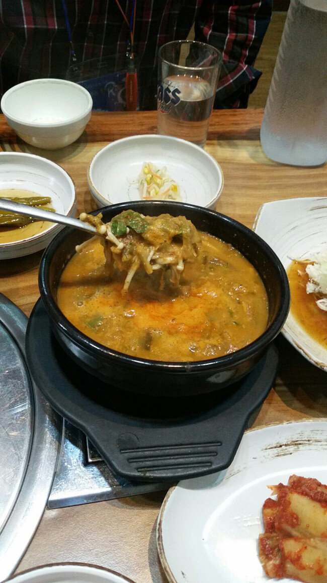 전남 순천의 짱뚱어탕. 고소한 짱뚱어 육수에 된장을 풀고 시래기 등을 넣어 끓인다. [동아DB]