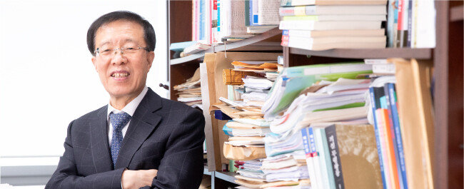 이석연 변호사는 “현 정부의 부동산정책은 여론 수렴 절차를 무시했다”고 지적했다. [지호영 기자]
