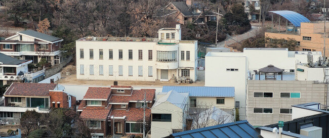 서울 성북구 간송미술관(보화각) 전경. 현재 국비와 지방비 지원을 받아 보수·복원 작업이 진행되고 있다. [이광표]