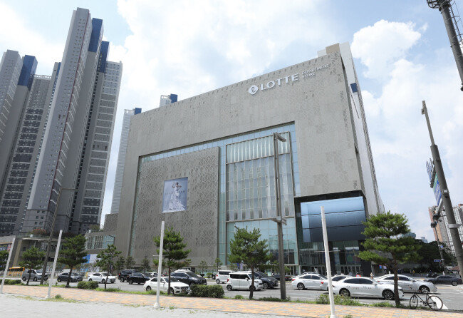 롯데백화점은 지난해 8월 경기 최대 규모 ‘스테이플렉스’ 동탄점을 오픈했다.  [롯데백화점]