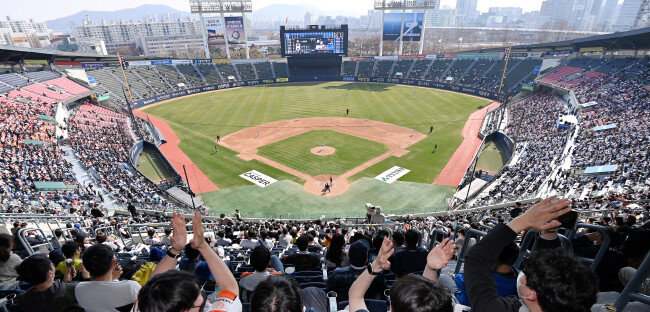 4월 3일 서울 잠실야구장에서 ‘2022 신한은행 SOL KBO리그’ 두산 베어스와 한화 이글스의 경기가 열렸다. [동아DB]