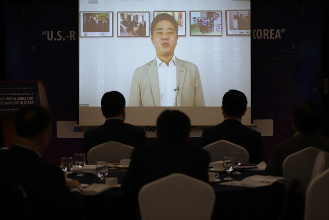 ‘꽃제비’ 출신인 지성호 국민의힘 의원은 “북한 인권은 협상 대상이 아니다”라면서 ‘북한 인권 정상화’를 촉구했다. [2022 원코리아국제포럼]