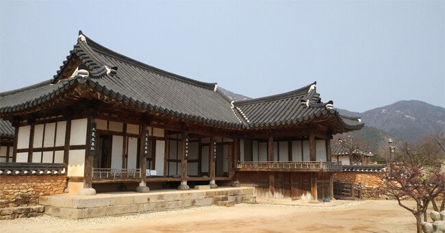 전남 순천시 ‘뿌리깊은나무 박물관’ 한편에 있는 수오당. [이광표]