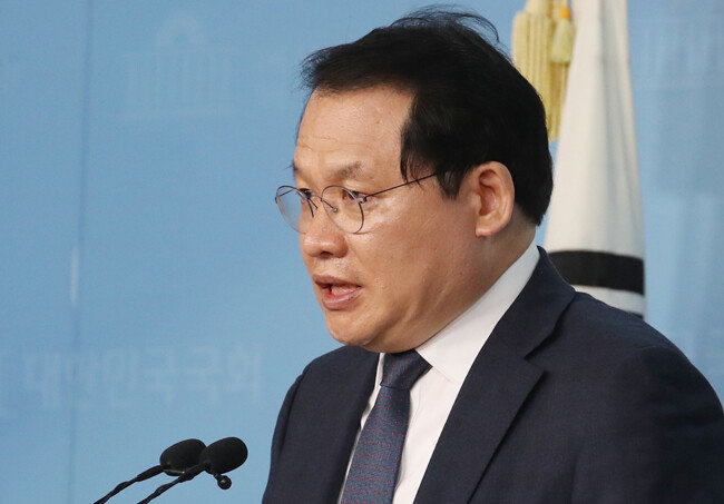 강신업 변호사. [뉴시스]