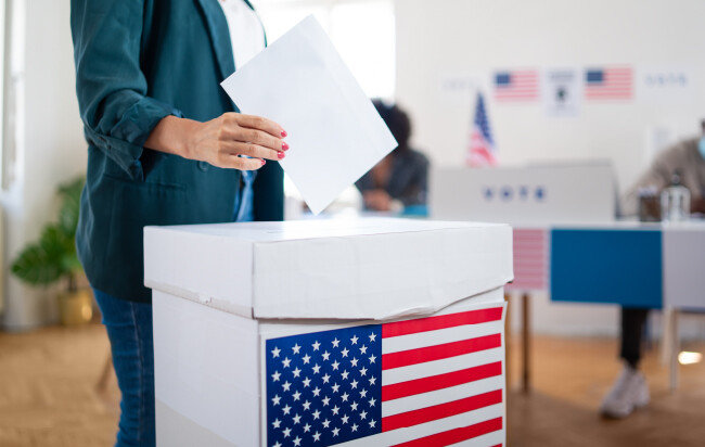 CBDC 도입 관련 미국 정치권 형세를 살피자면 대체로 공화당은 도입에 부정적인 반면 민주당은 긍정적이다. 11월 중간선거에서 어떤 정당이 다수를 차지하느냐에 따라 미국의 CBDC 도입 시기는 빨라질 수도, 느려질 수도 있다. [gettyimage]