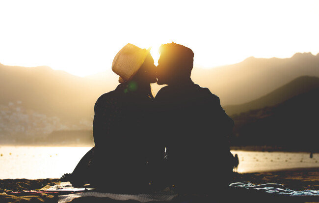 첫 키스와 같은 가볍고 기분 좋은 스트레스는 교감신경을 자극해 정신을 맑게 해준다. [Gettyimage]