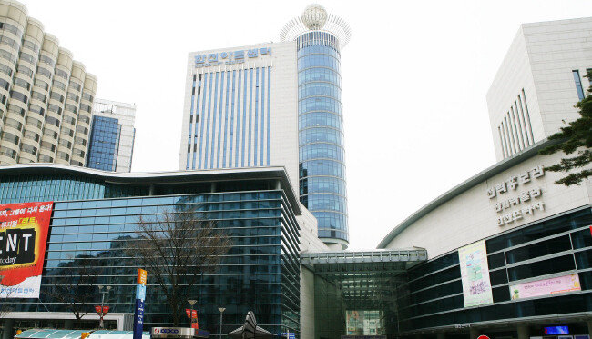 서울 서초구 양재동에 위치한 한전아트센터의 전경. [한전]