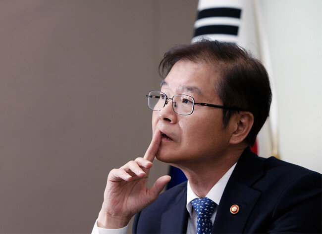 이정식 고용노동부 장관. [김성남 기자]