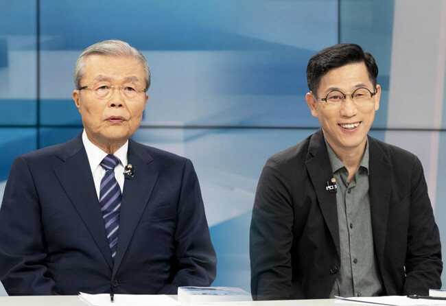 김종인 전 국민의힘 비대위원장(왼쪽)과 진중권 광운대 특임교수. [지호영 기자]
