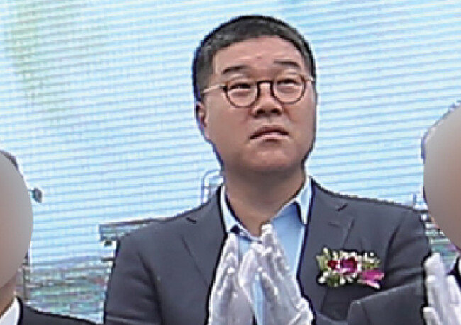 김성태 전 쌍방울그룹 회장은 그룹 ‘실소유주’로 꼽힌다. 5월 31일 해외로 출국해 도피 상태다. [새만금개발청]