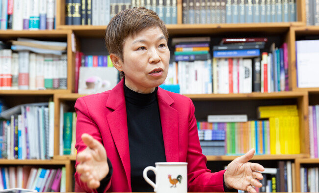 김재련 변호사는 우리 사회가 성범죄 피해자에 대해 갖고 있는 오래된 편견을 깨야 한다고 강조한다. [김도균 객원기자]