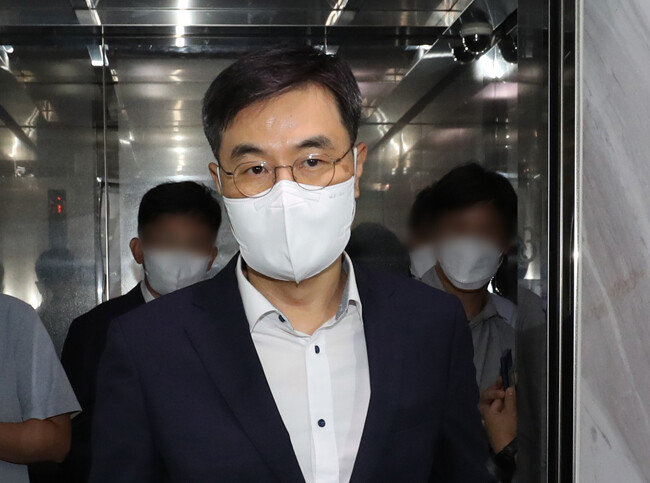 전익수 공군 법무실장이 8월 31일 서울 서대문구에 있는 고(故) 이예람 중사 특검 사무실에 출석하고 있다. [뉴스1]