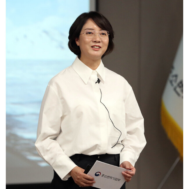 이영 중소벤처기업부 장관이 지난해 5월 16일 정부세종청사에서 열린 취임식에서 취임사를 하고 있다. [뉴스원]