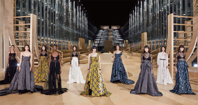 디올 2022 가을 여성 레디-투-웨어 패션쇼. [디올]