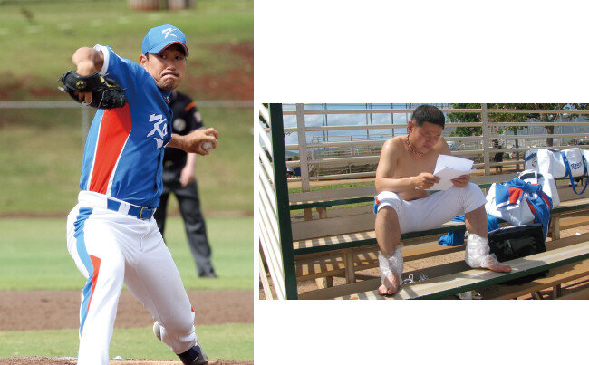2009년 2월 미국 하와이주 호놀룰루 센트럴 오하우 리저널 파크에서 월드베이스볼클래식(WBC) 대표팀 훈련을 소화하는 봉중근(왼쪽)과 자료를 확인하는 박경완. 동아DB