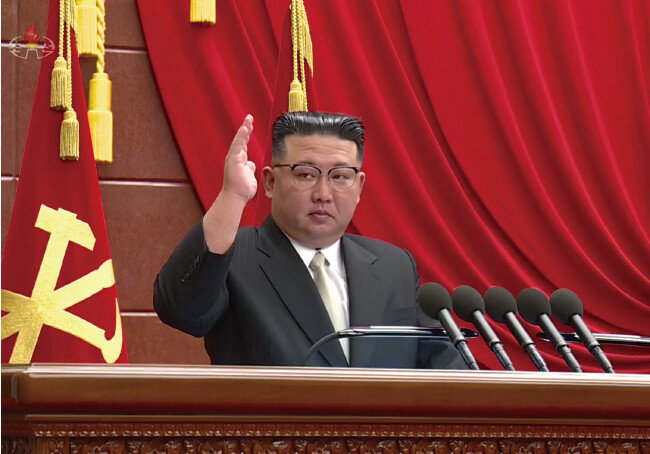 지난해 12월 27일 조선중앙통신은 하루 전인 26일 김정은 노동당 총비서가 참석한 가운데 당중앙위원회 본부청사에서 노동당 중앙위원회 제8기 제6차전원회의가 소집됐다고 밝혔다. [뉴시스]